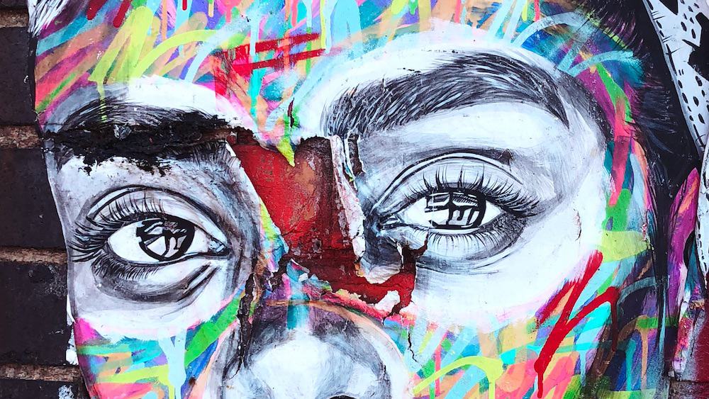 Remuneration-des-salaries Street art visage feminin